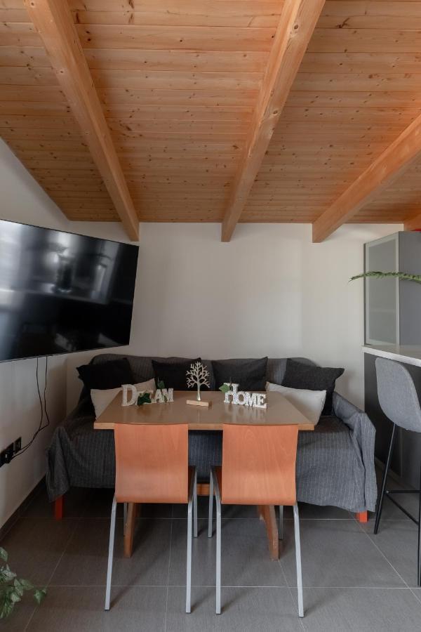 Deluxe Διαμερισμα Apartamento Patras Exterior foto
