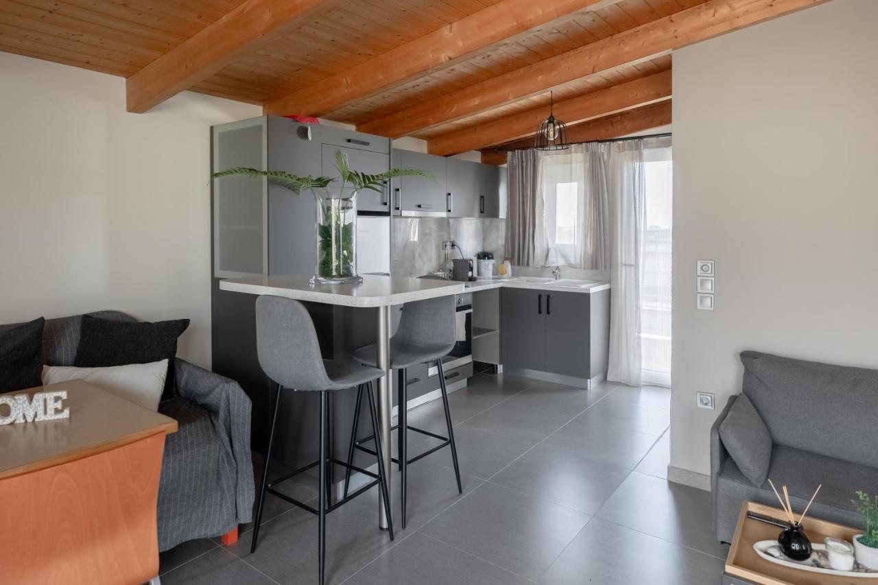 Deluxe Διαμερισμα Apartamento Patras Exterior foto