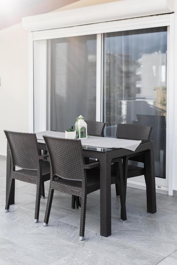 Deluxe Διαμερισμα Apartamento Patras Exterior foto