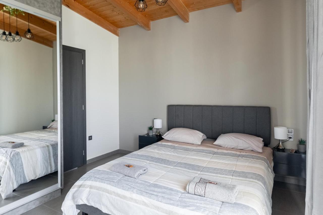 Deluxe Διαμερισμα Apartamento Patras Exterior foto