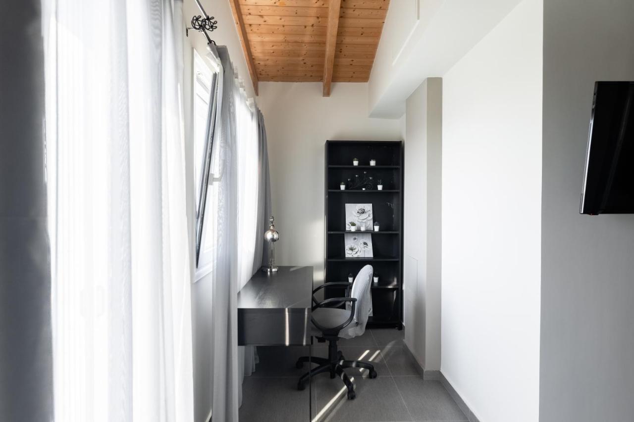 Deluxe Διαμερισμα Apartamento Patras Exterior foto